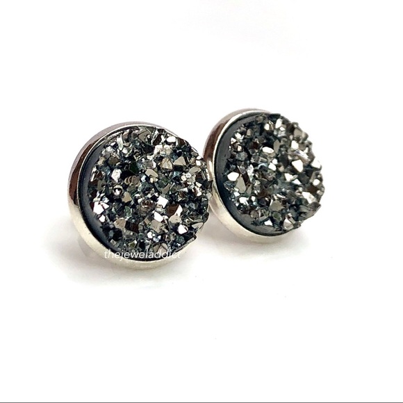3 for 15🎀 chunky Grey Drusy style earrings - Picture 3 of 15